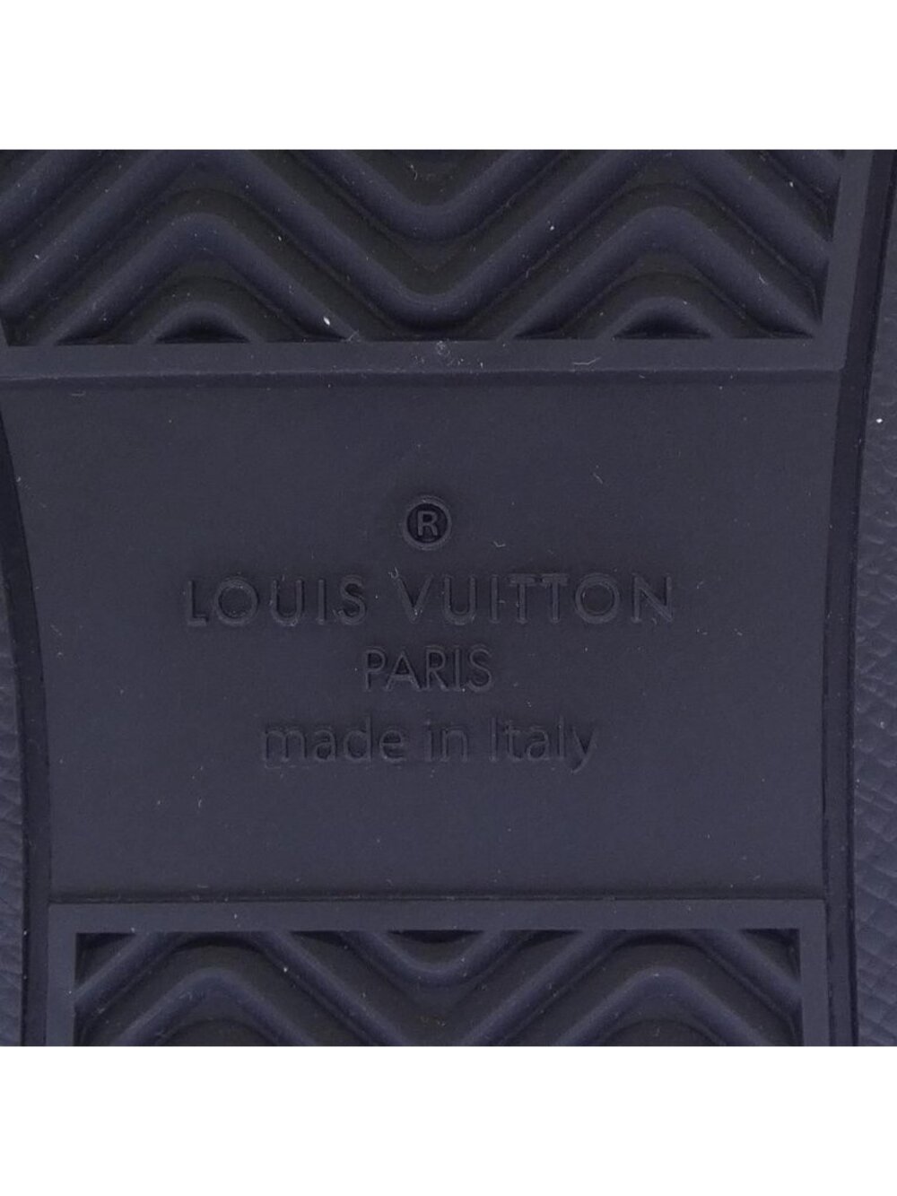 Louis Vuitton Micro Monogram Pattern Rivoli Line Sneakers - Picture 6 of 6